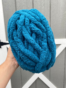 Black Chunky Knit Yarn – Makers Craft & Paint Nite Kits