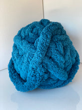 Load image into Gallery viewer, Pre-Made Chunky Knit Blanket
